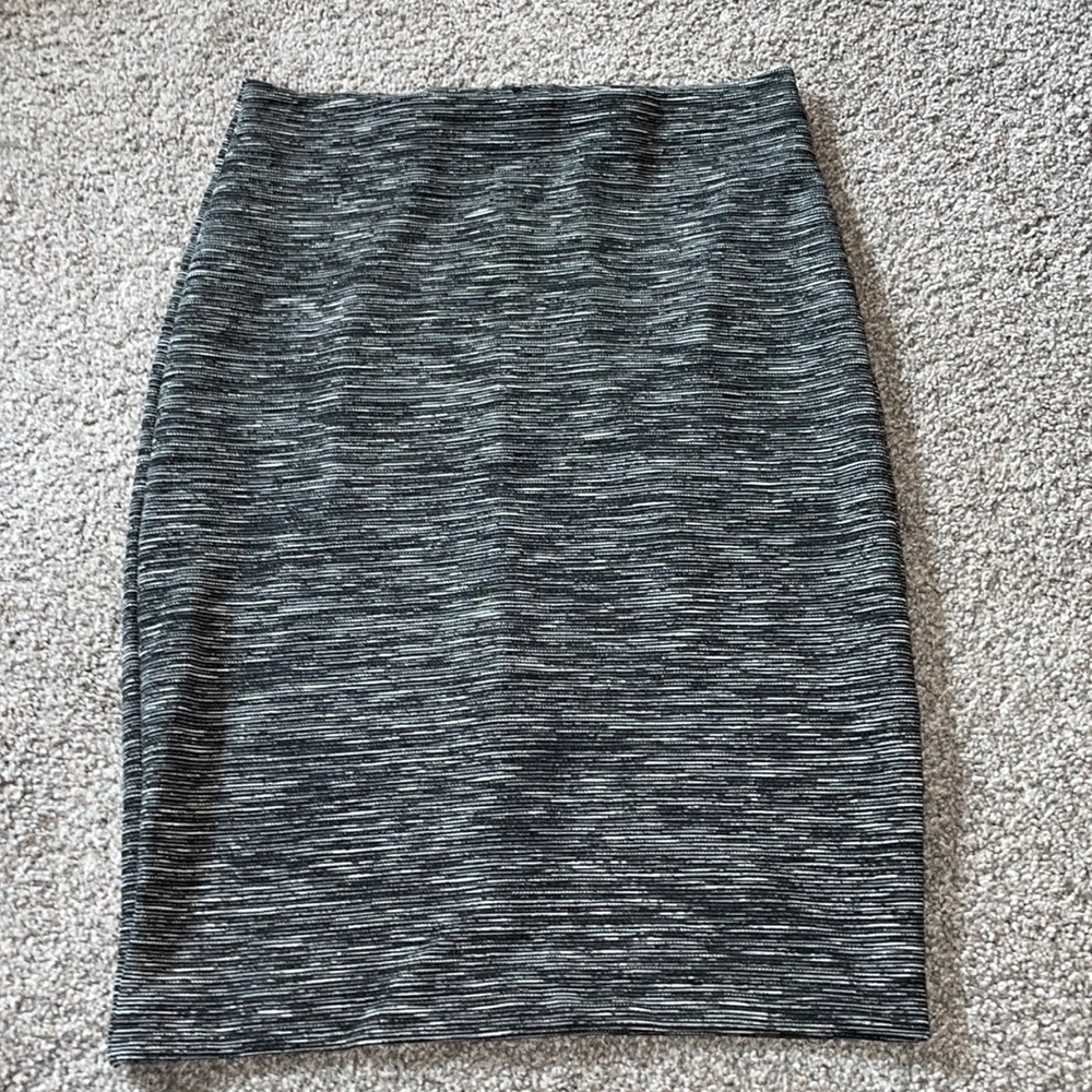 Grey pencil skirt
